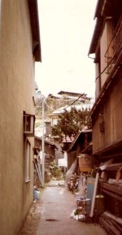 Alleyway beside shops – Tokyo