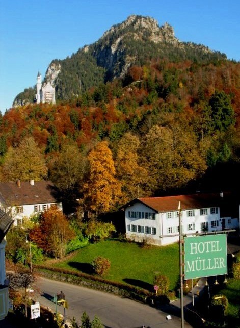 Autumn view of Neuschwanstein Castle from Hotel Müller